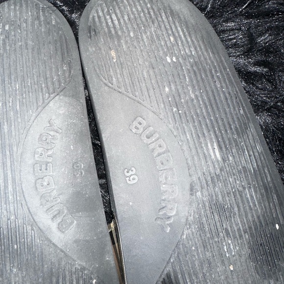Burberry LOVE Slides - Picture 9 of 9